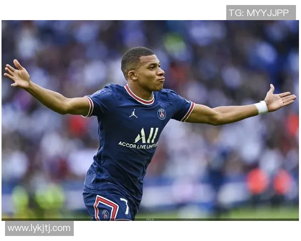 姆巴佩：从天赋少年到足球巨星的崛起与荣耀之路